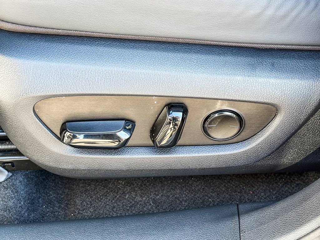 Thumbnail: 2023 Lexus RX - 25