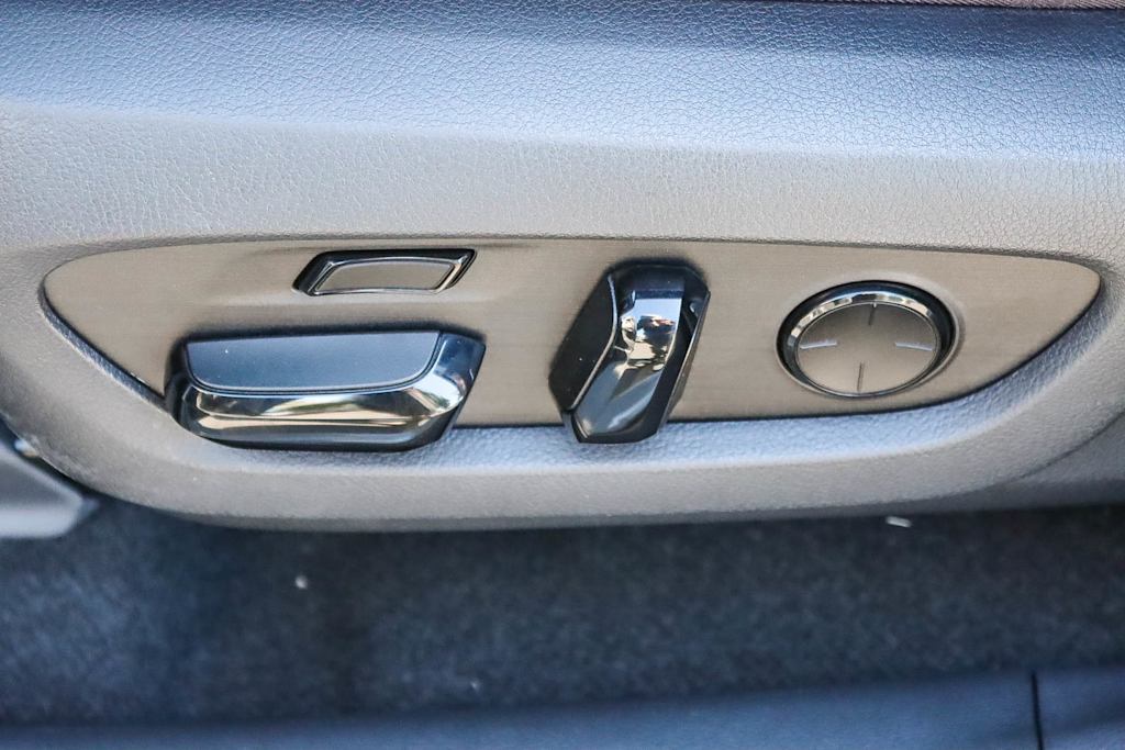 Thumbnail: 2023 Lexus RX - 24