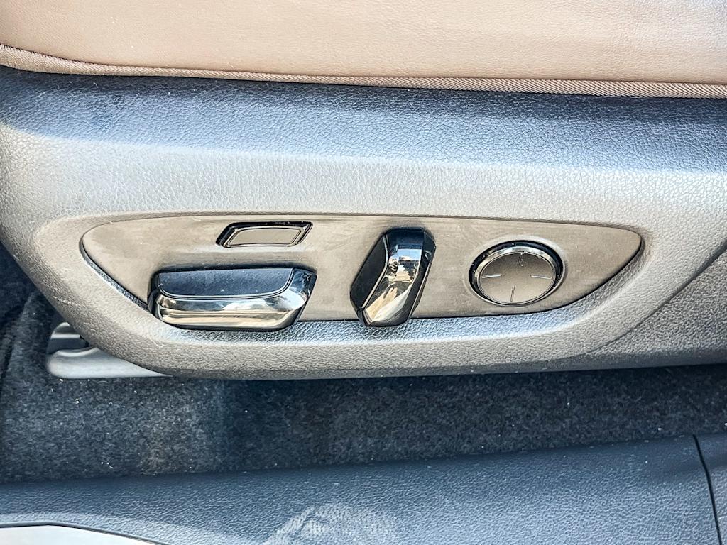 Thumbnail: 2023 Lexus RX - 23