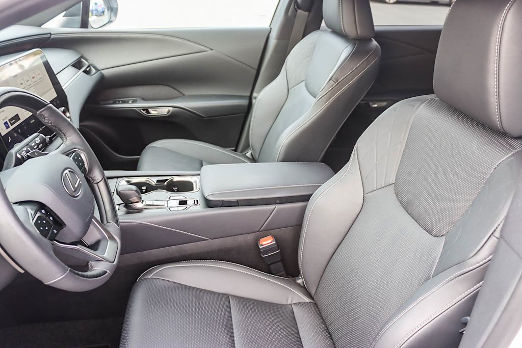 Thumbnail: 2025 Lexus RX - 10