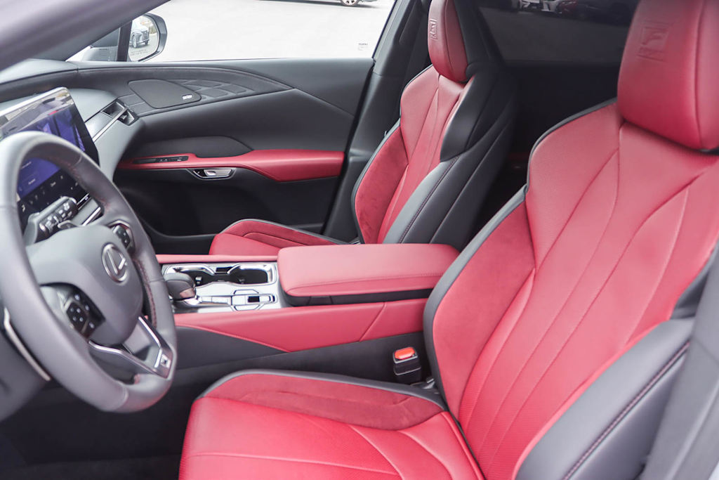 Thumbnail: 2025 Lexus RX - 10