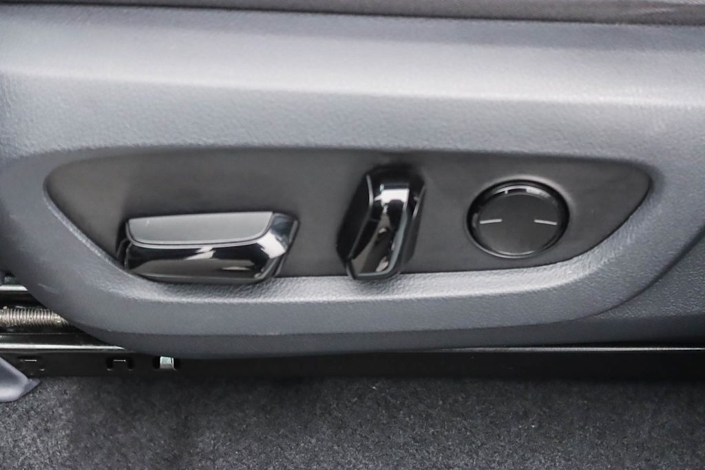 Thumbnail: 2025 Lexus RX - 24