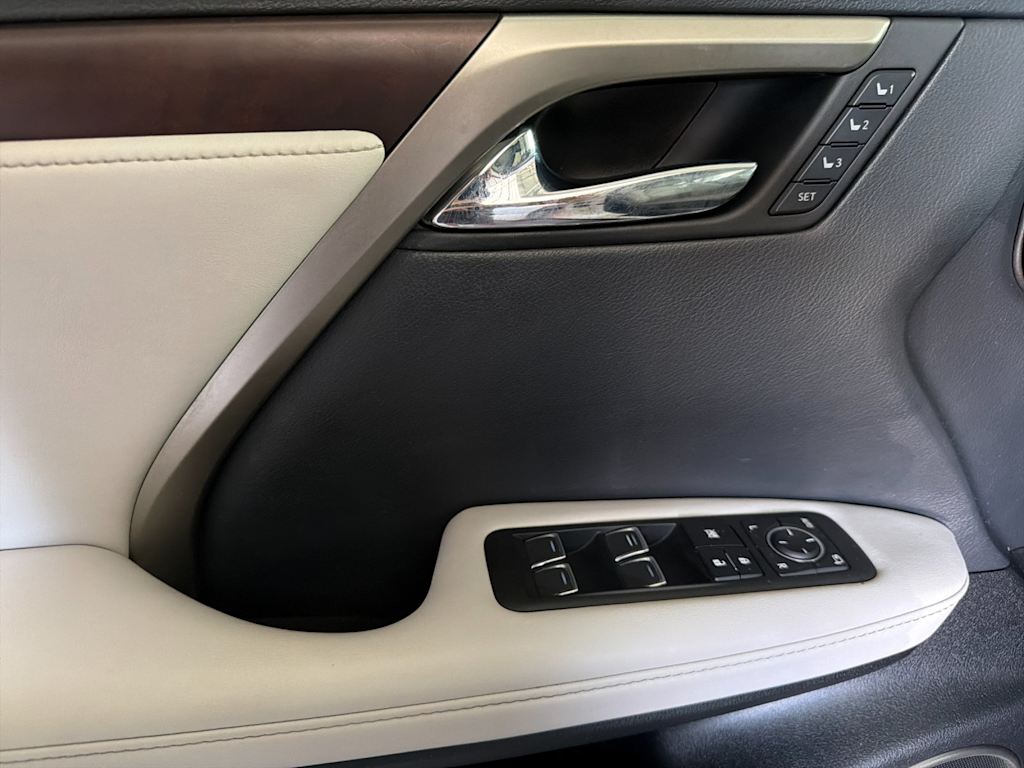 Thumbnail: 2020 Lexus RX - 22