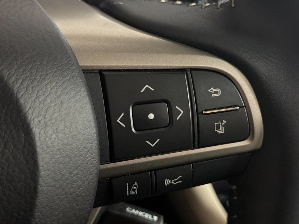 Thumbnail: 2021 Lexus RX - 31