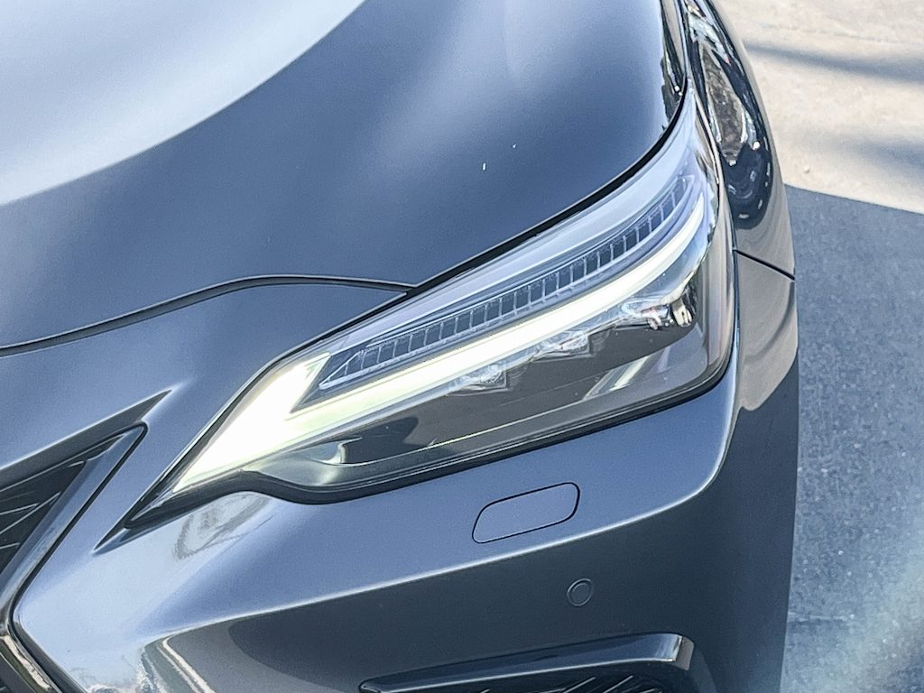 Thumbnail: 2025 Lexus ES - 19