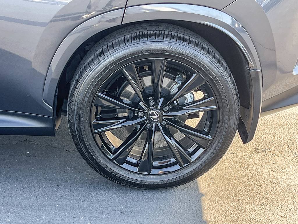 Thumbnail: 2025 Lexus ES - 21