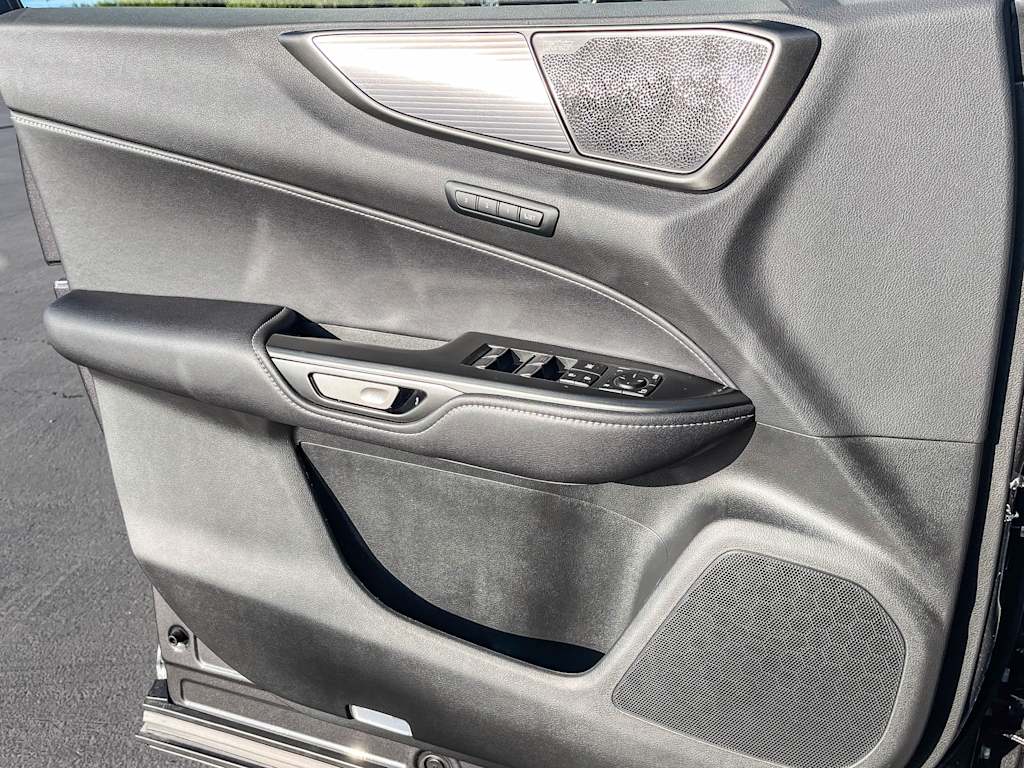 Thumbnail: 2025 Lexus ES - 23