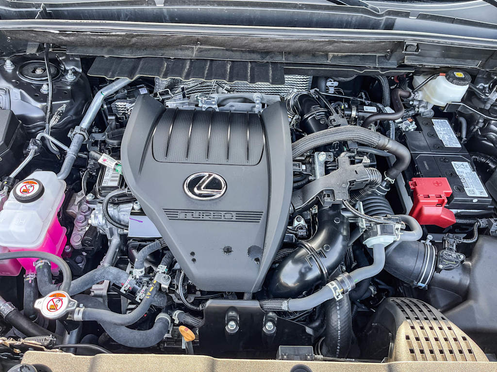 Thumbnail: 2025 Lexus ES - 8