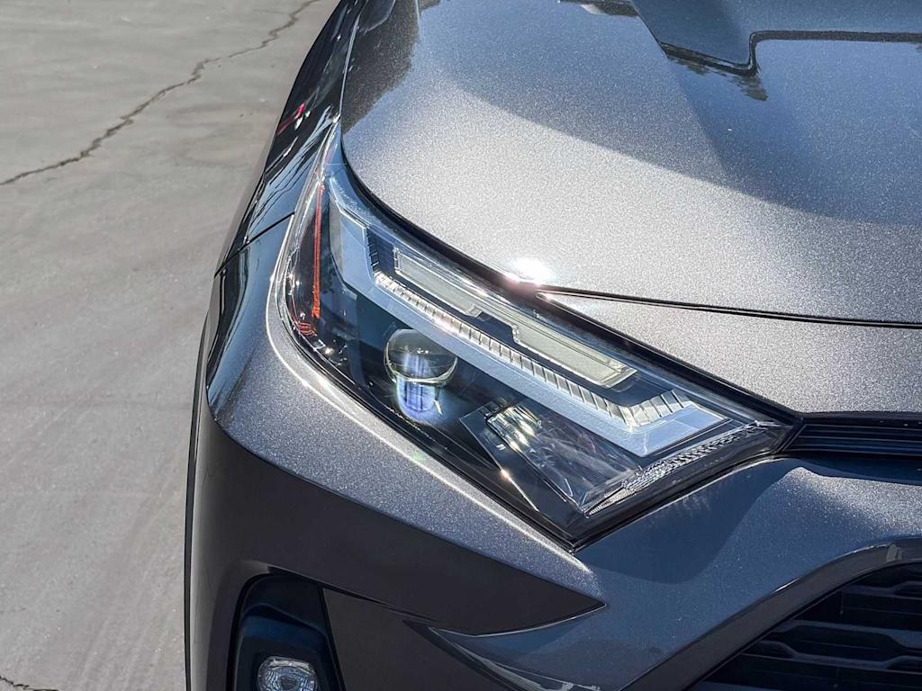 Thumbnail: 2022 Toyota RAV4 - 20
