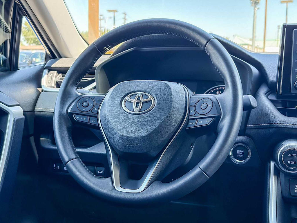 Thumbnail: 2022 Toyota RAV4 - 9