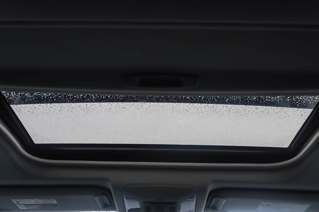 Thumbnail: 2021 Toyota RAV4 - 16