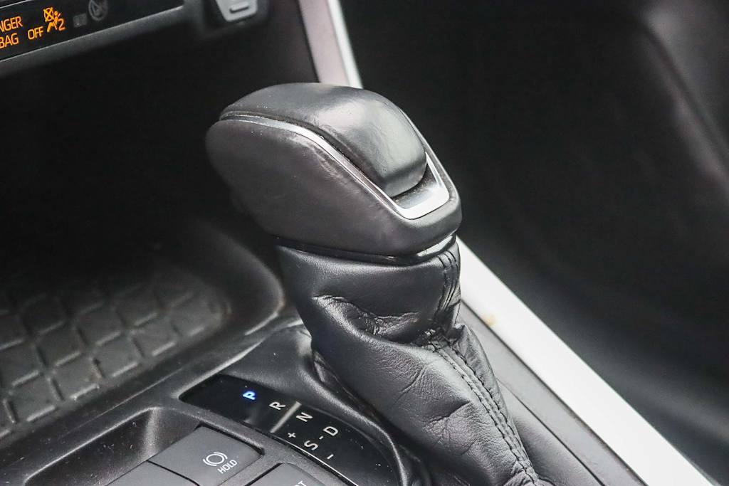 Thumbnail: 2021 Toyota RAV4 - 13