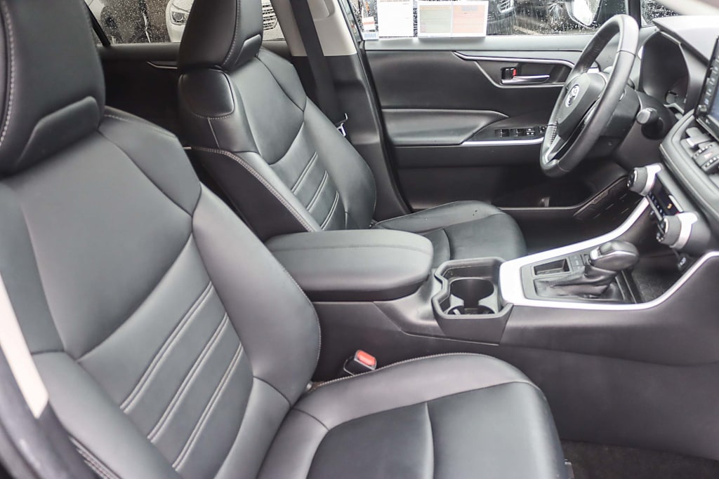 Thumbnail: 2021 Toyota RAV4 - 9