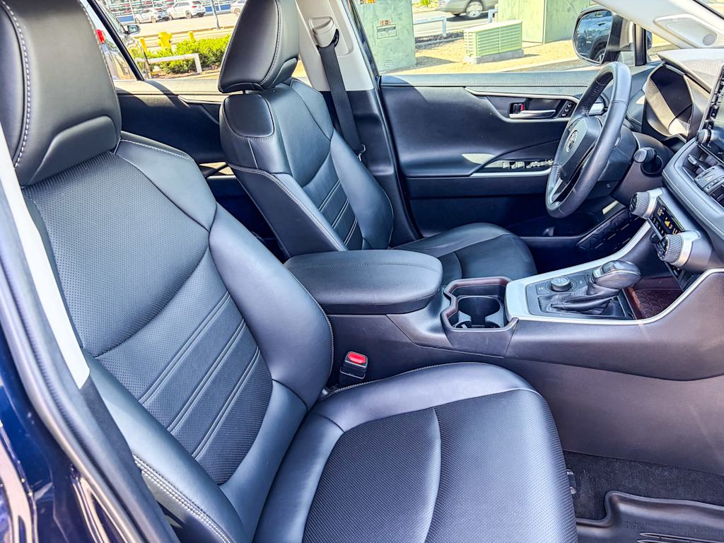 Thumbnail: 2020 Toyota RAV4 - 9