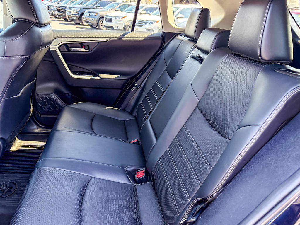 Thumbnail: 2020 Toyota RAV4 - 11