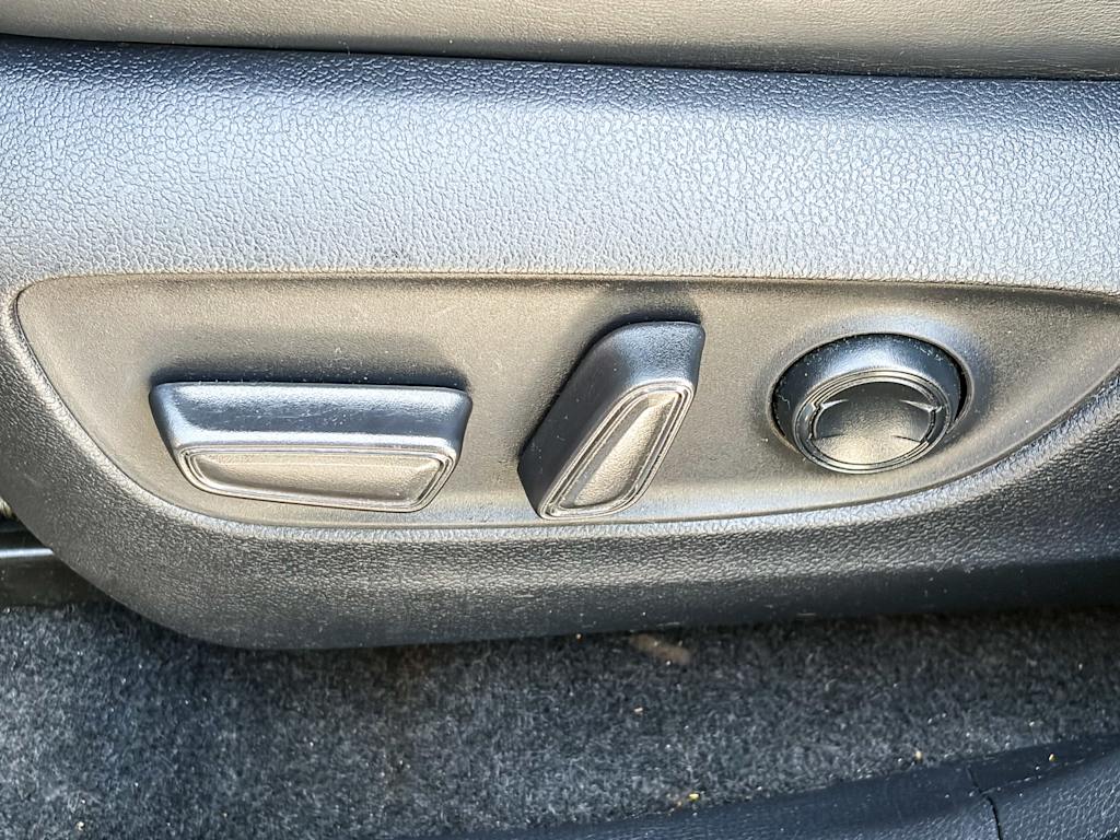 Thumbnail: 2020 Toyota RAV4 - 24