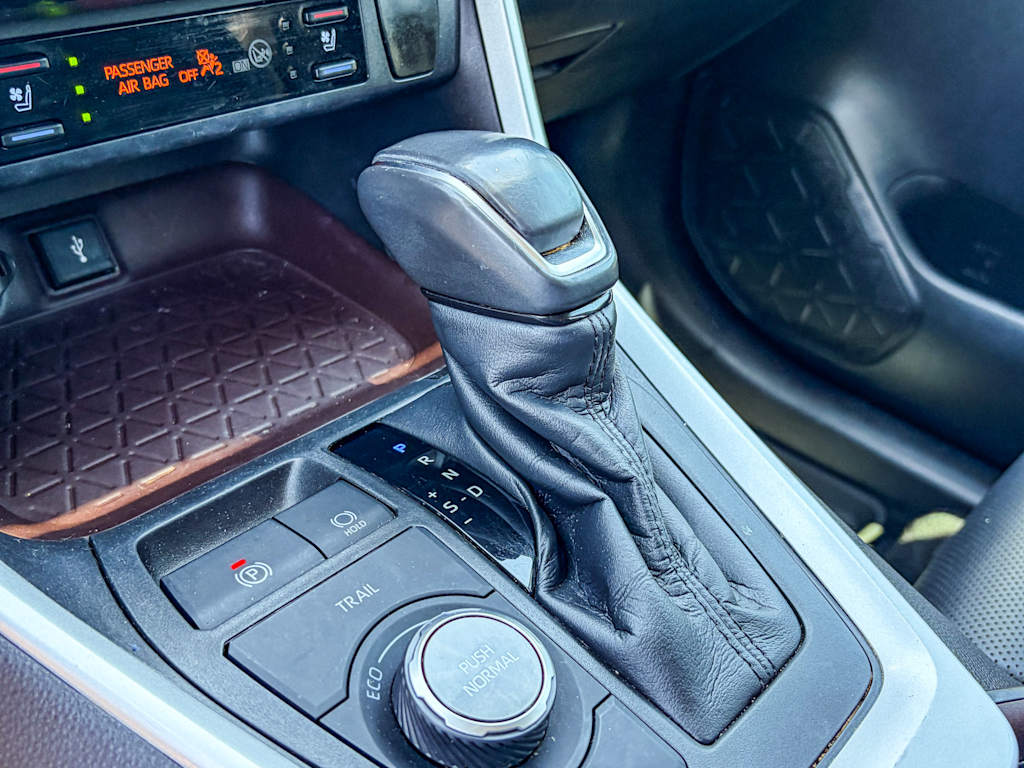 Thumbnail: 2020 Toyota RAV4 - 13