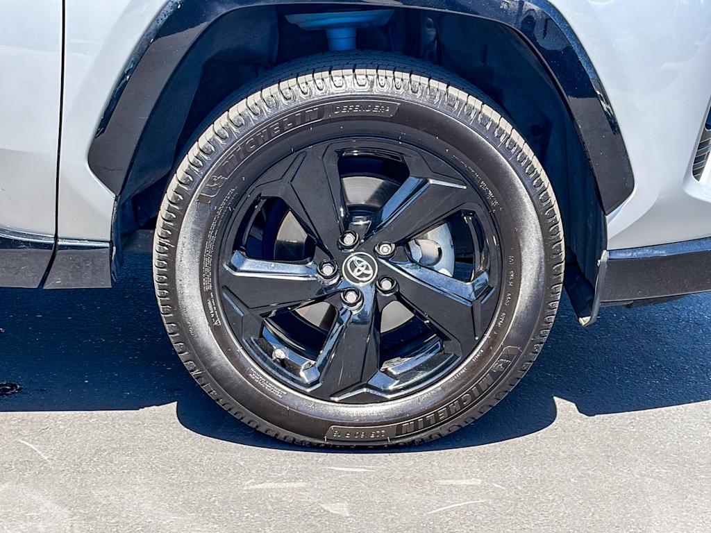 Thumbnail: 2019 Toyota RAV4 - 8