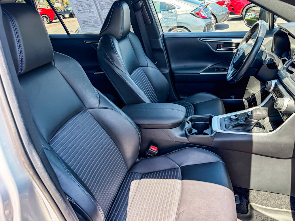 Thumbnail: 2019 Toyota RAV4 - 11