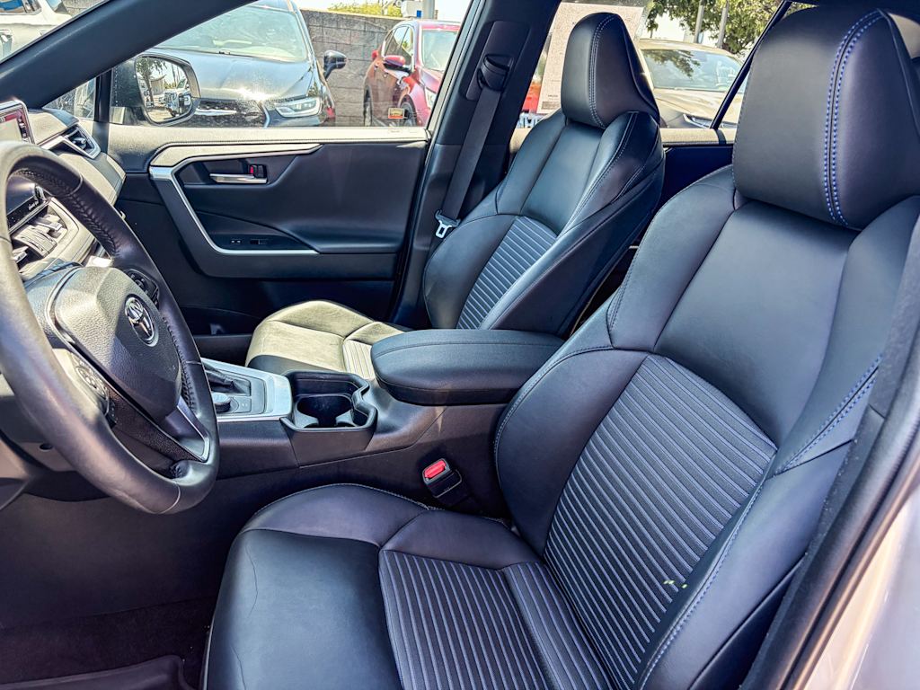 Thumbnail: 2019 Toyota RAV4 - 12