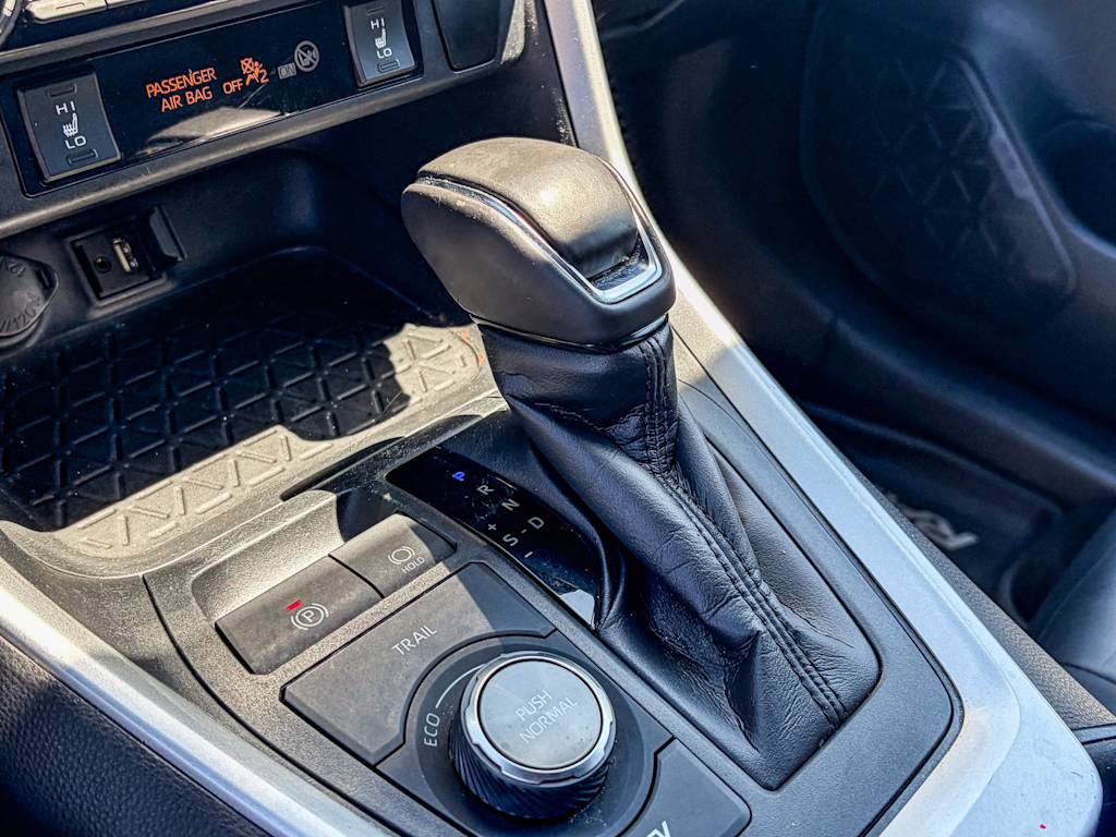 Thumbnail: 2019 Toyota RAV4 - 17