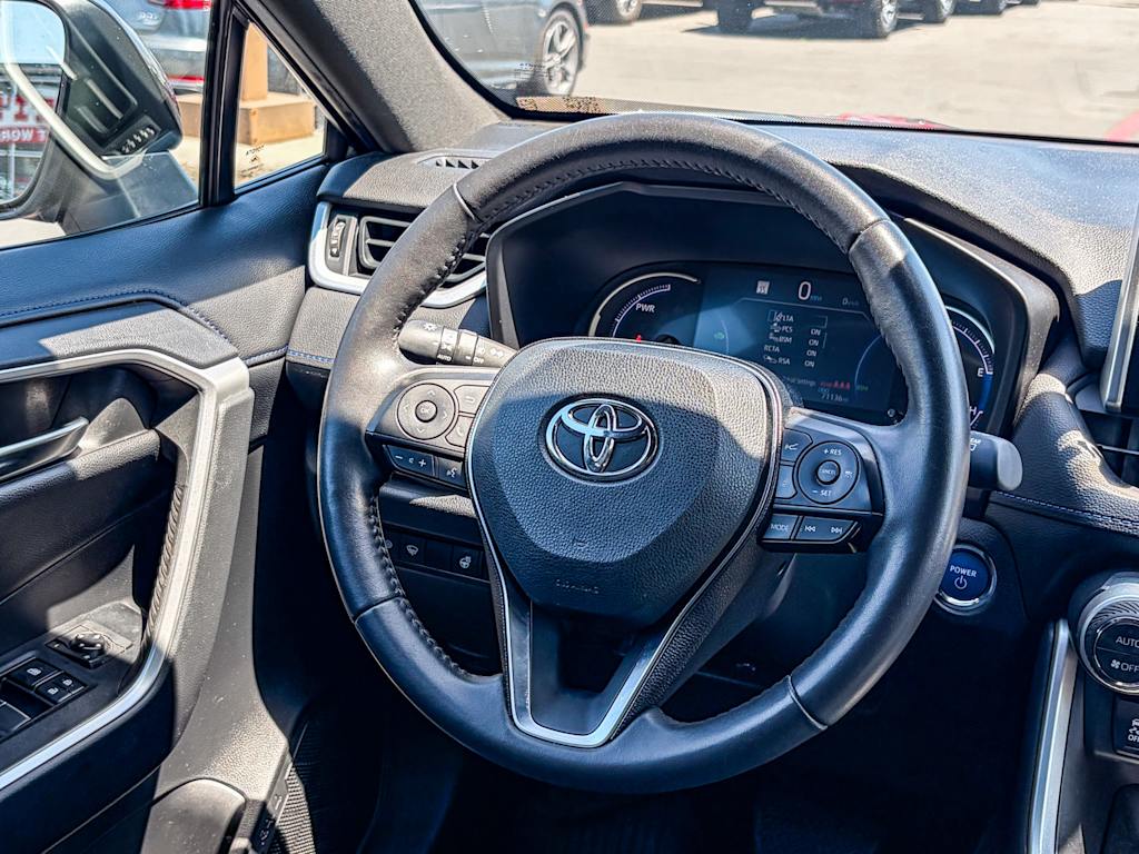 Thumbnail: 2019 Toyota RAV4 - 15