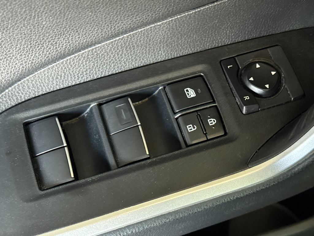 Thumbnail: 2019 Toyota RAV4 - 35