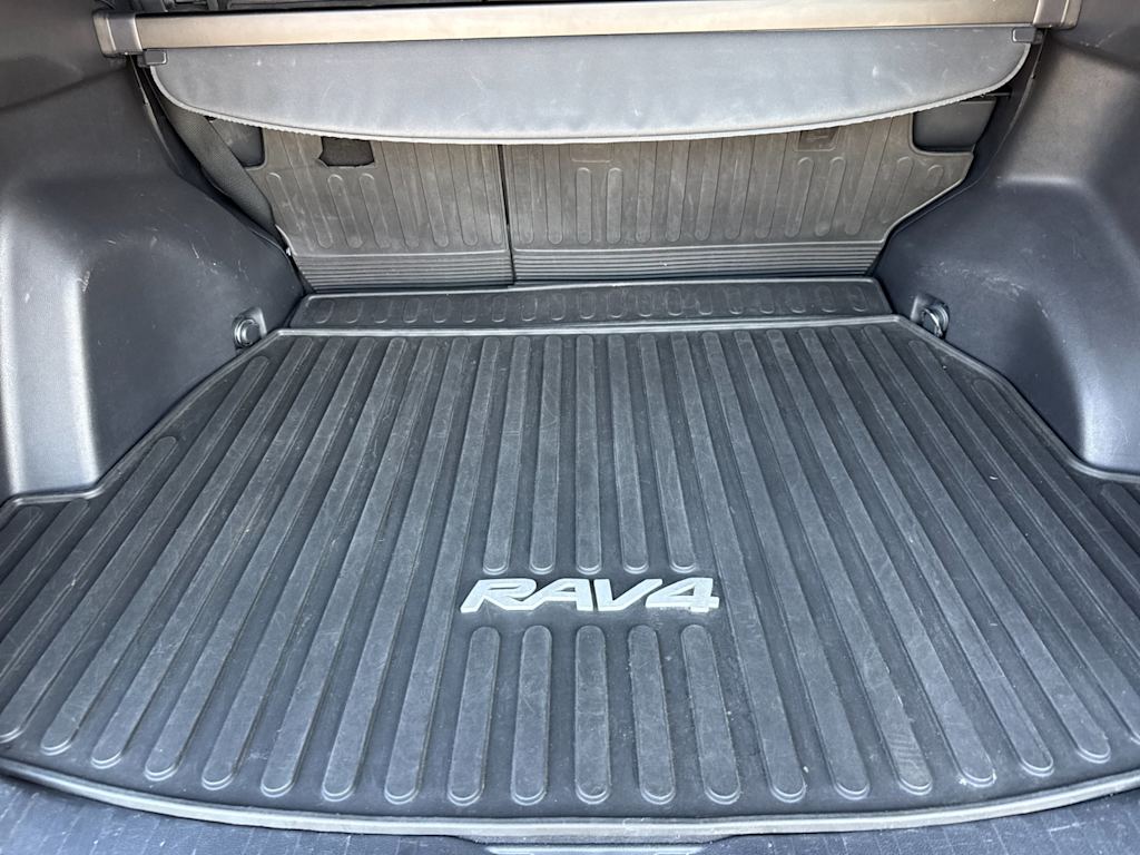 Thumbnail: 2019 Toyota RAV4 - 19