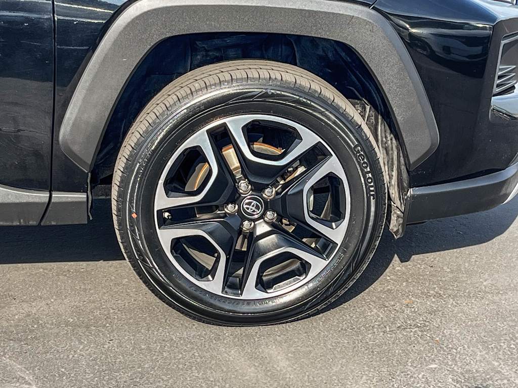 Thumbnail: 2019 Toyota RAV4 - 7