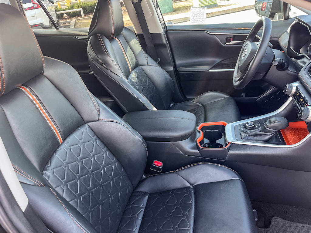 Thumbnail: 2019 Toyota RAV4 - 10