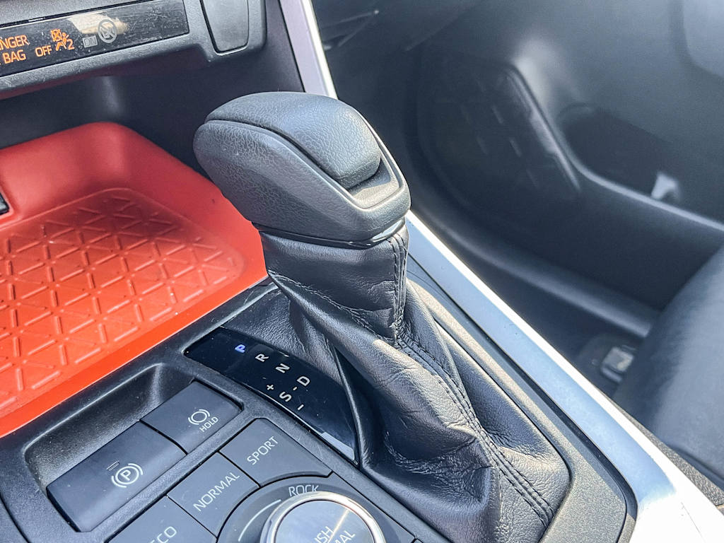 Thumbnail: 2019 Toyota RAV4 - 14