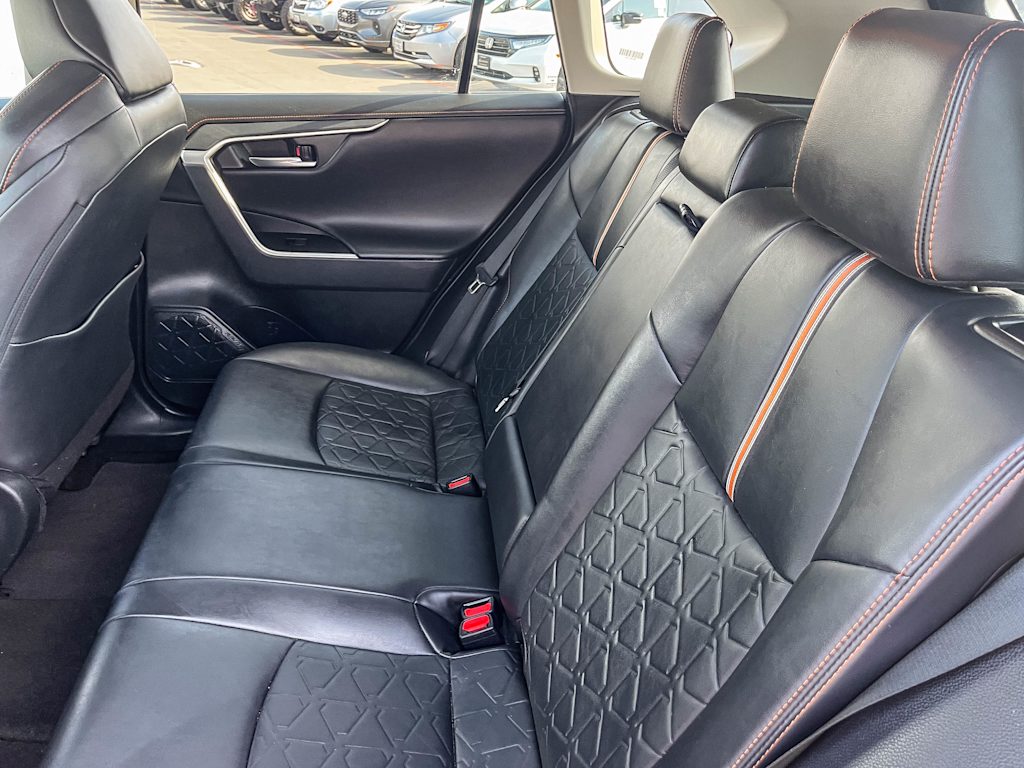 Thumbnail: 2019 Toyota RAV4 - 12