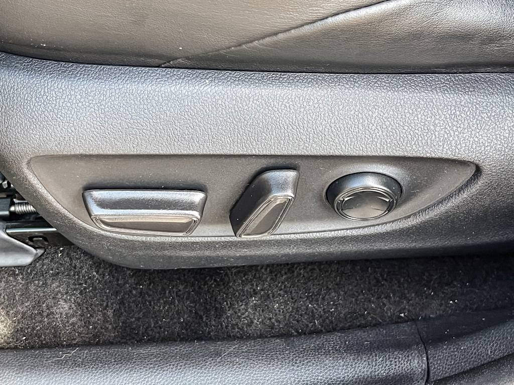 Thumbnail: 2019 Toyota RAV4 - 25