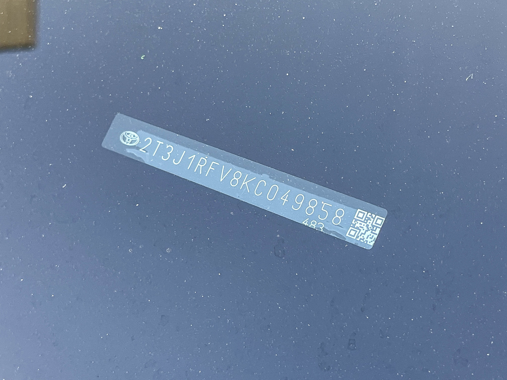 Thumbnail: 2019 Toyota RAV4 - 17