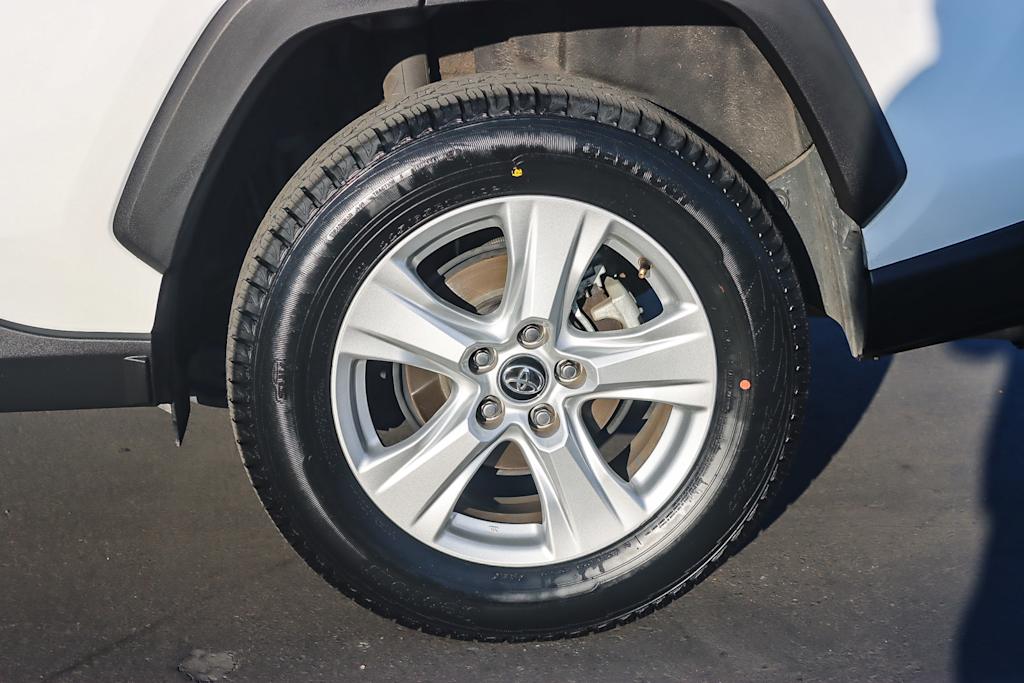 Thumbnail: 2020 Toyota RAV4 - 20