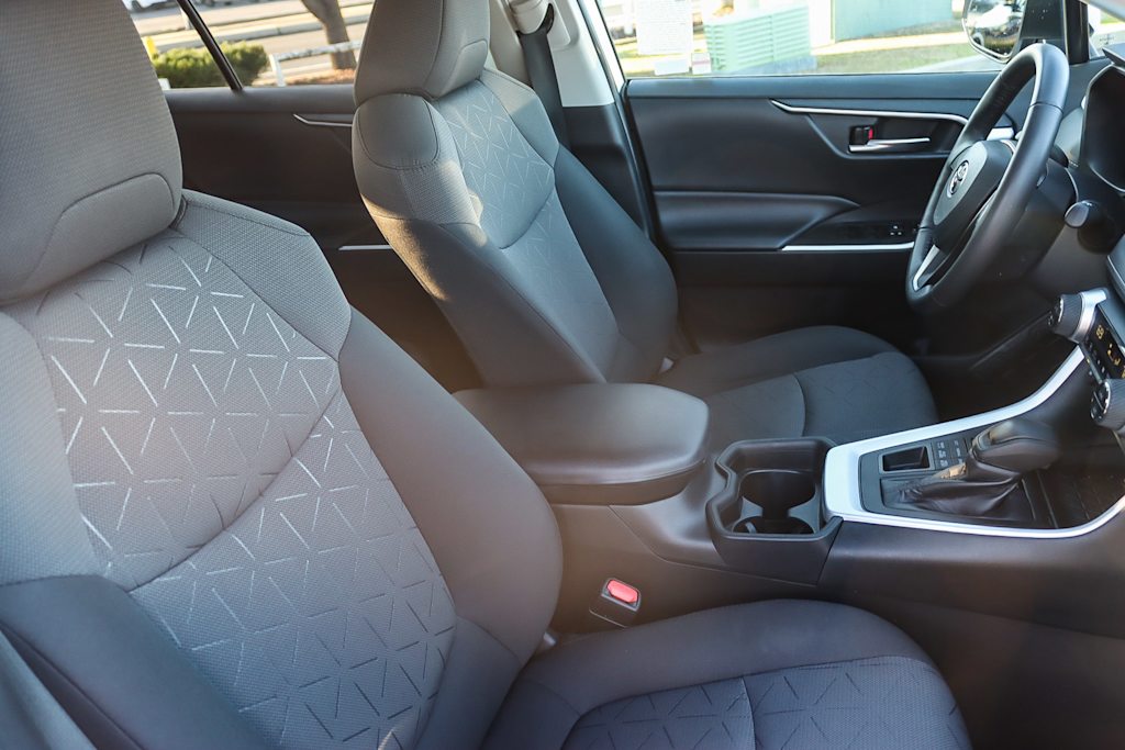 Thumbnail: 2020 Toyota RAV4 - 9