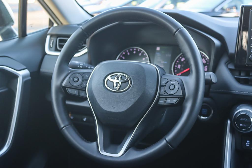 Thumbnail: 2020 Toyota RAV4 - 8