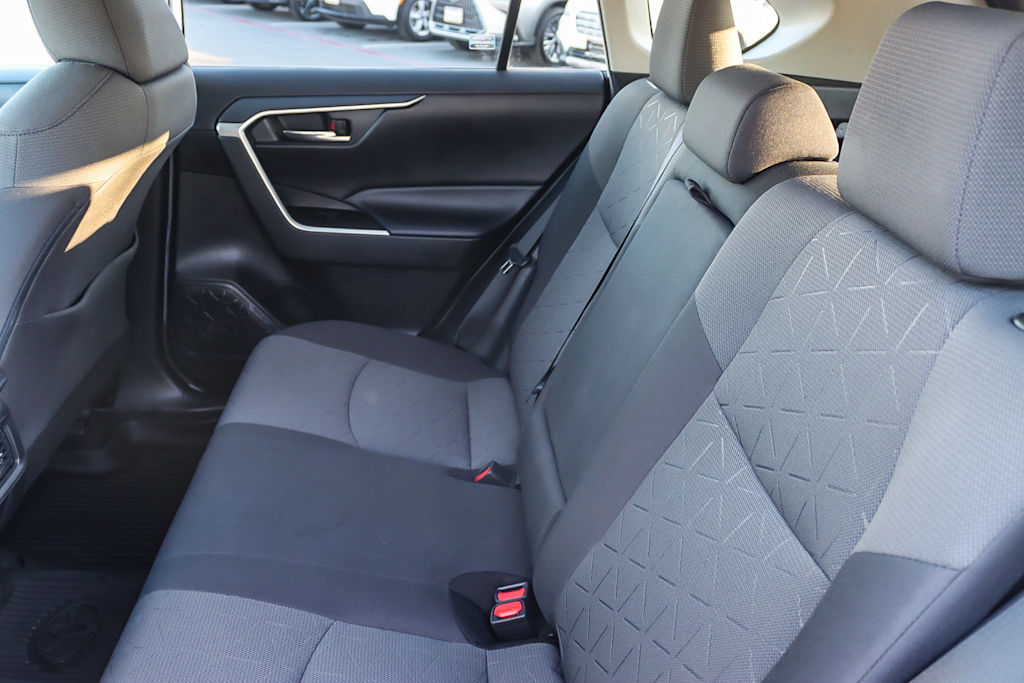 Thumbnail: 2020 Toyota RAV4 - 11