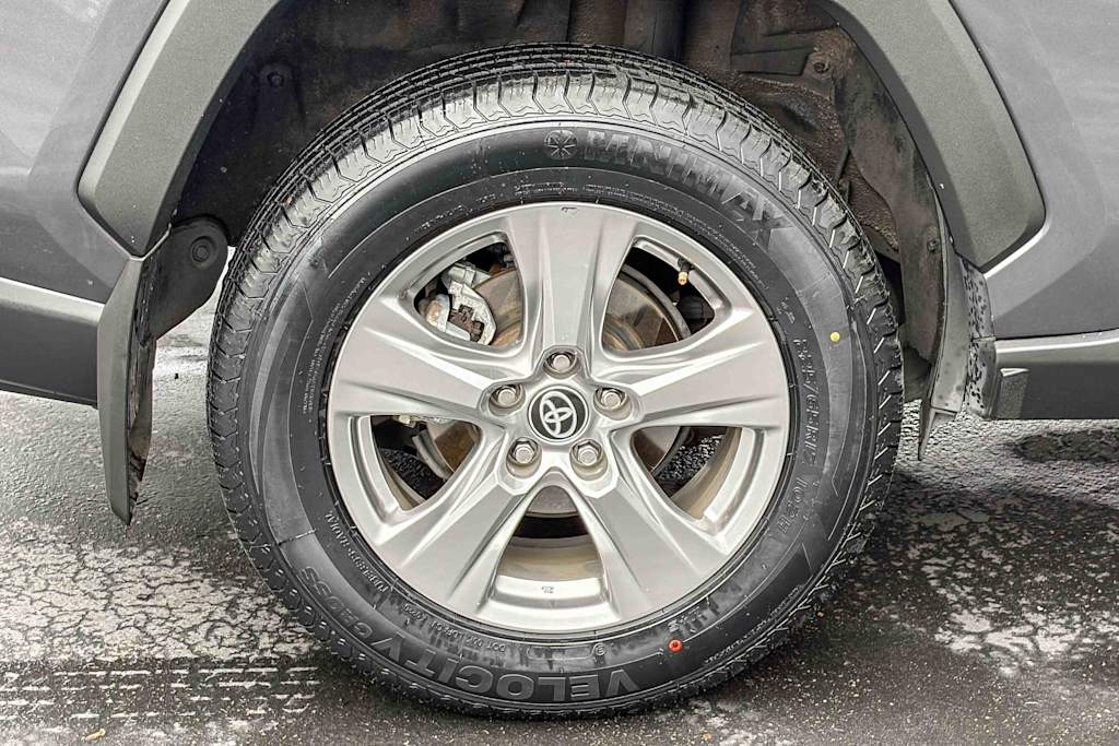 Thumbnail: 2023 Toyota RAV4 - 20