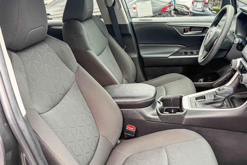 Thumbnail: 2023 Toyota RAV4 - 9