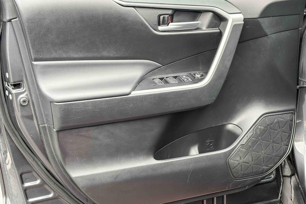 Thumbnail: 2023 Toyota RAV4 - 22