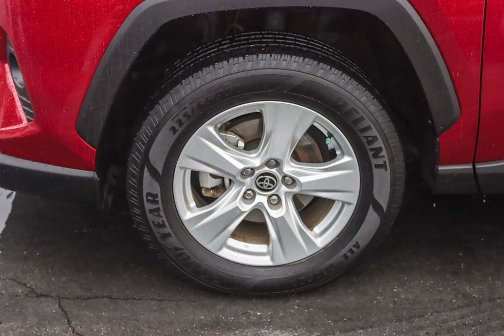 Thumbnail: 2021 Toyota RAV4 - 4