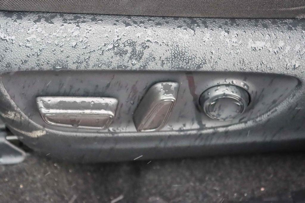 Thumbnail: 2021 Toyota RAV4 - 21