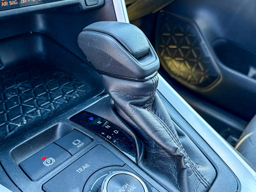 Thumbnail: 2020 Toyota RAV4 - 13