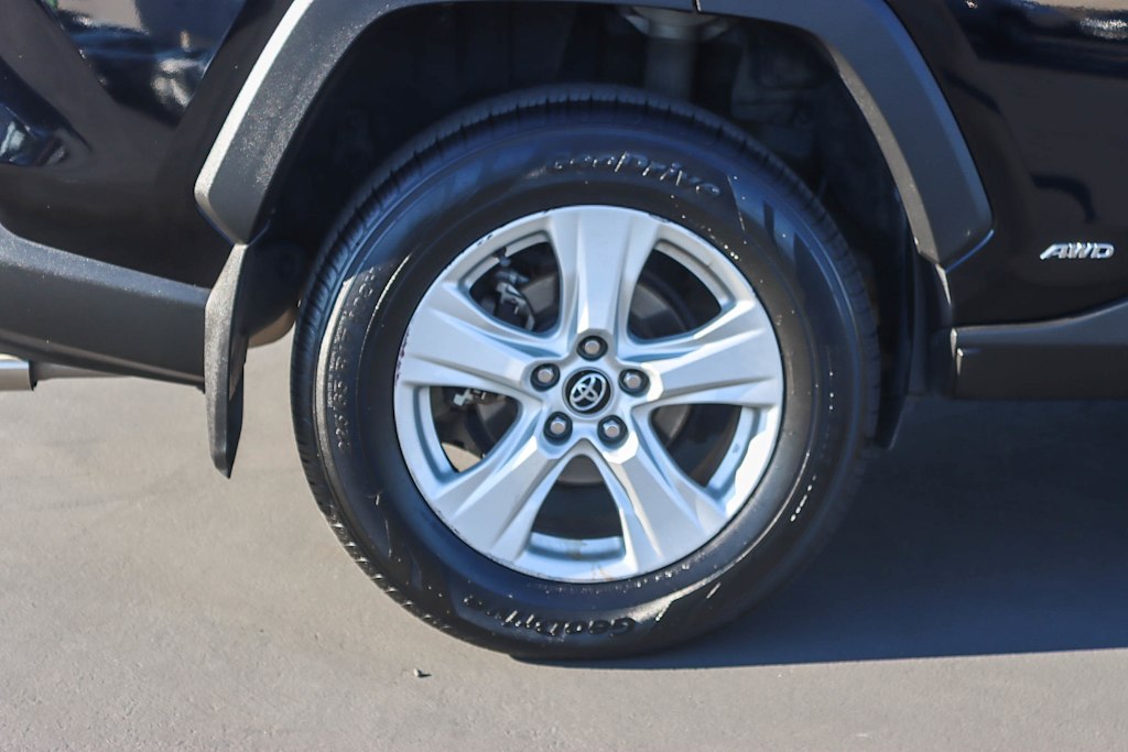 Thumbnail: 2020 Toyota RAV4 - 20