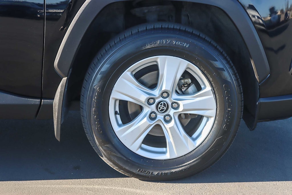 Thumbnail: 2020 Toyota RAV4 - 6