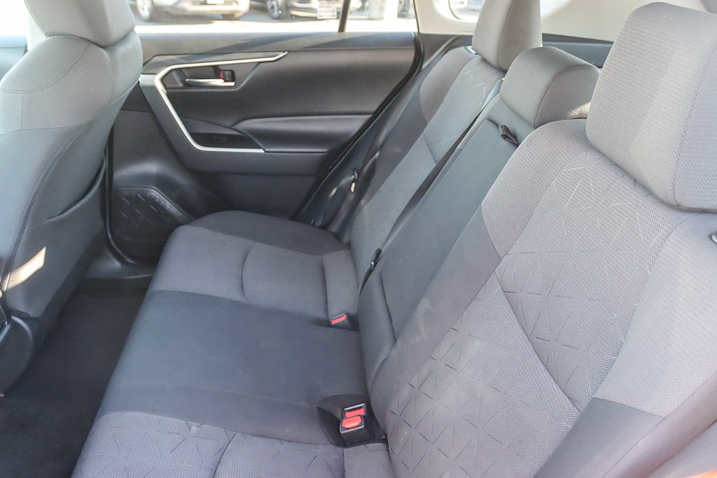 Thumbnail: 2020 Toyota RAV4 - 11