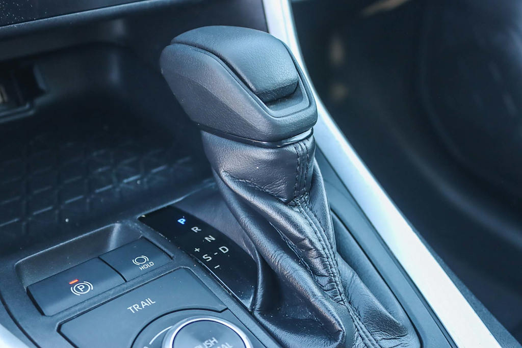 Thumbnail: 2020 Toyota RAV4 - 13