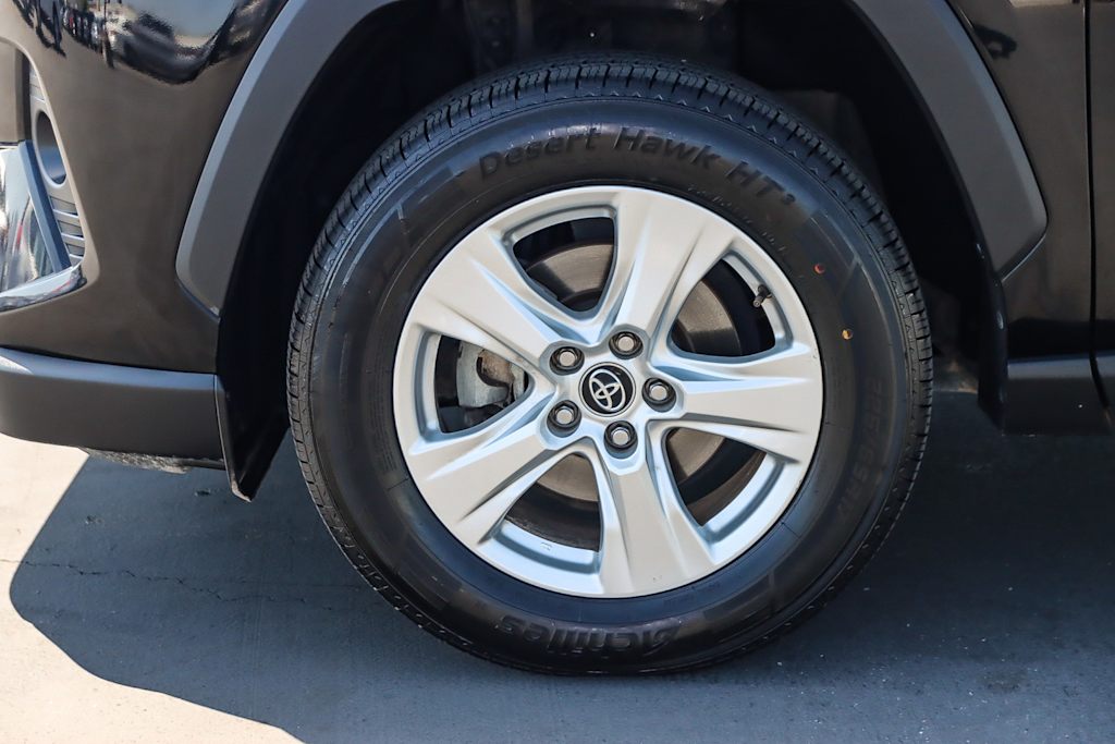 2021 Toyota RAV4 XLE 6