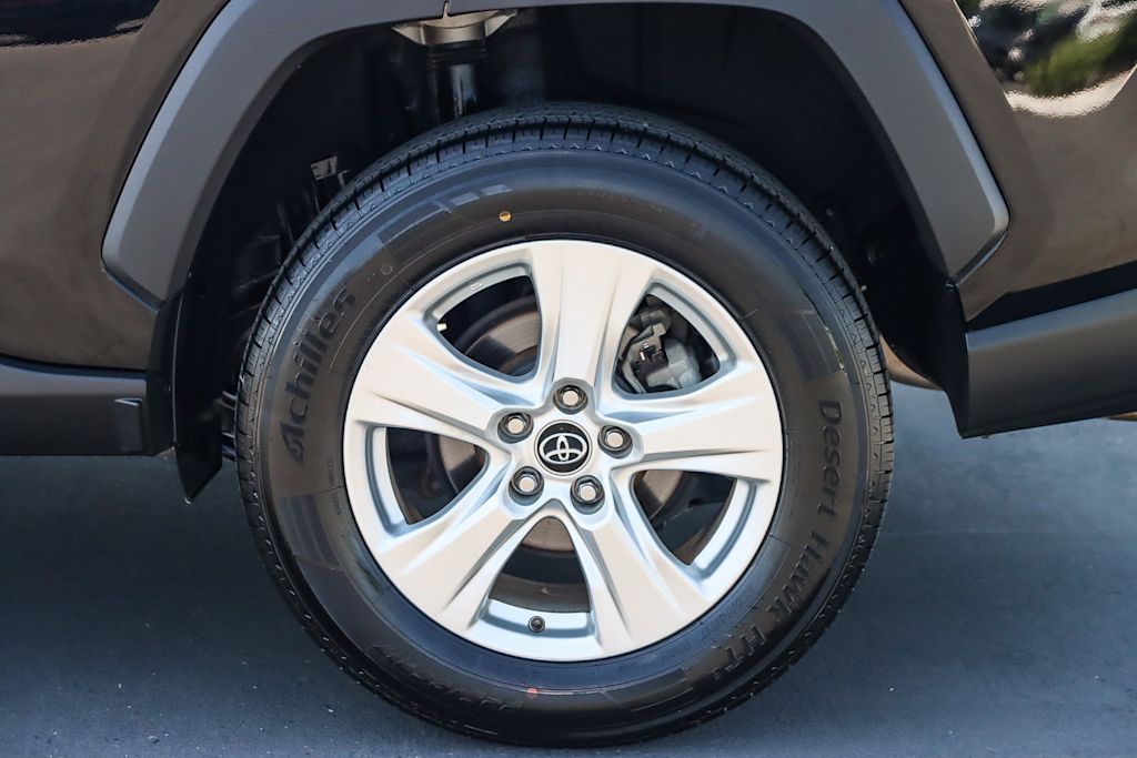 2021 Toyota RAV4 XLE 20